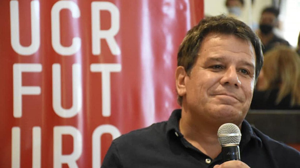 Manes se postuló a candidato de la UCR como diputado por la provincia de Buenos Aires.