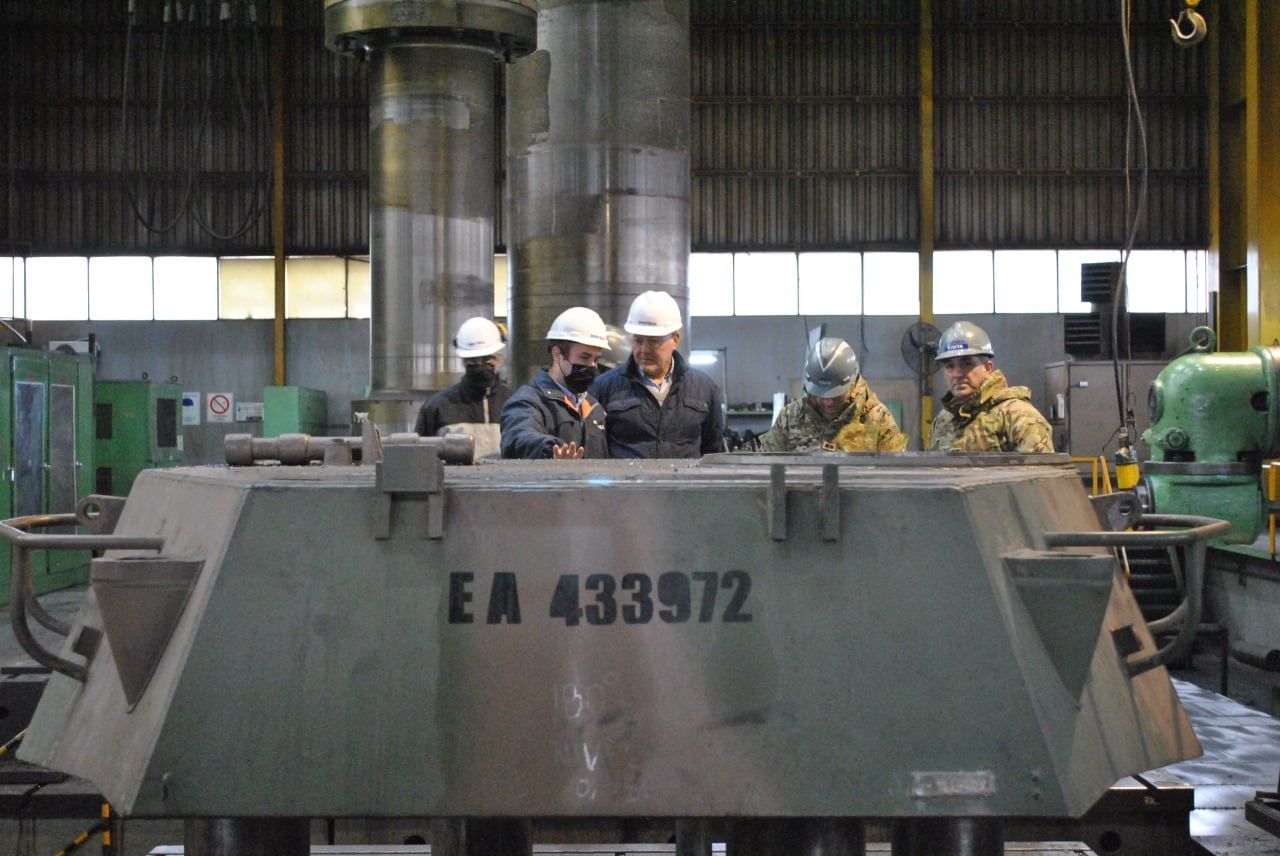 La compañía estatal firmó un convenio con el Ministerio de Defensa para la modernización del Tanque Argentino Mediano (Gentileza)