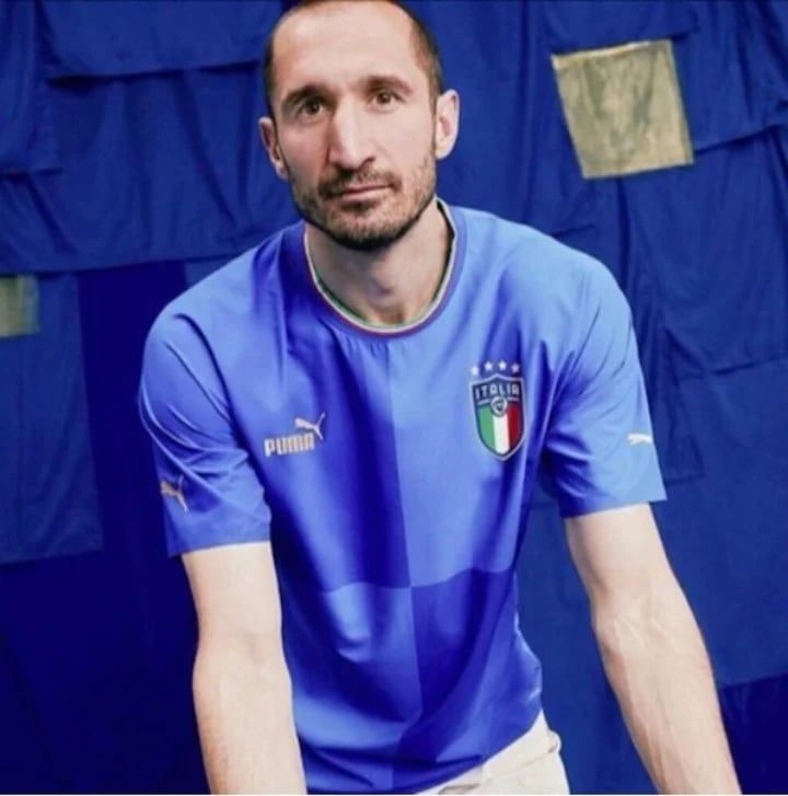 Giorgio Chiellini con la Azurra
