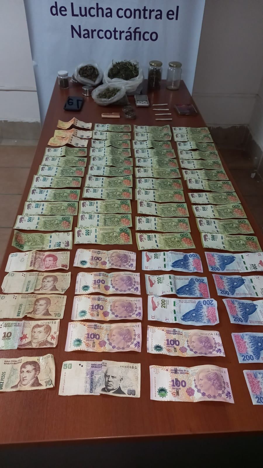 La requisa completa.