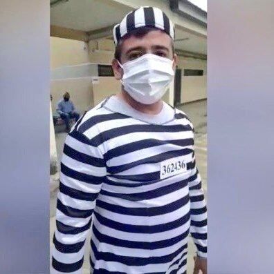 En la escuela Técnica N°1 de Ingenio Lastenia, Tucumán, Emanuel Villarreal se vistió de preso. No lo dejaron votar.