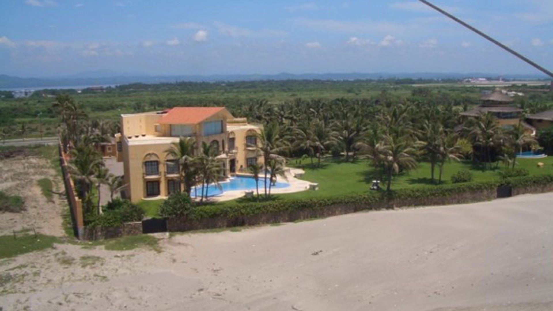 Este es el secreto que oculta la mansión de Luis Miguel