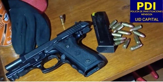 “El Gato Gordo” las armas en poder de “El Gato Gordo”.