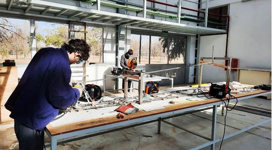 La idea es volar desarrollando tecnología propia desde la Facultad de Ciencias Aplicadas

