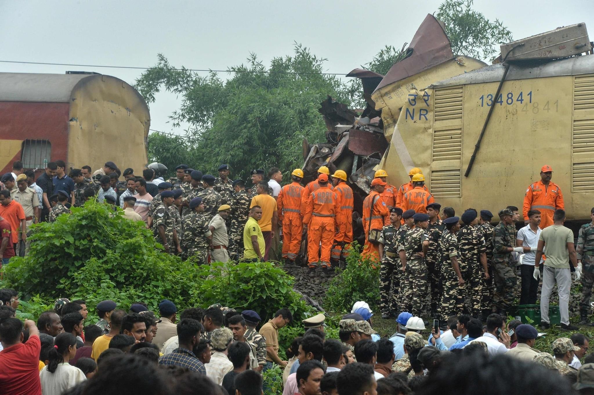 Choque de trenes en la India con consecuencias fatales. Foto: X / @noticiasmiled