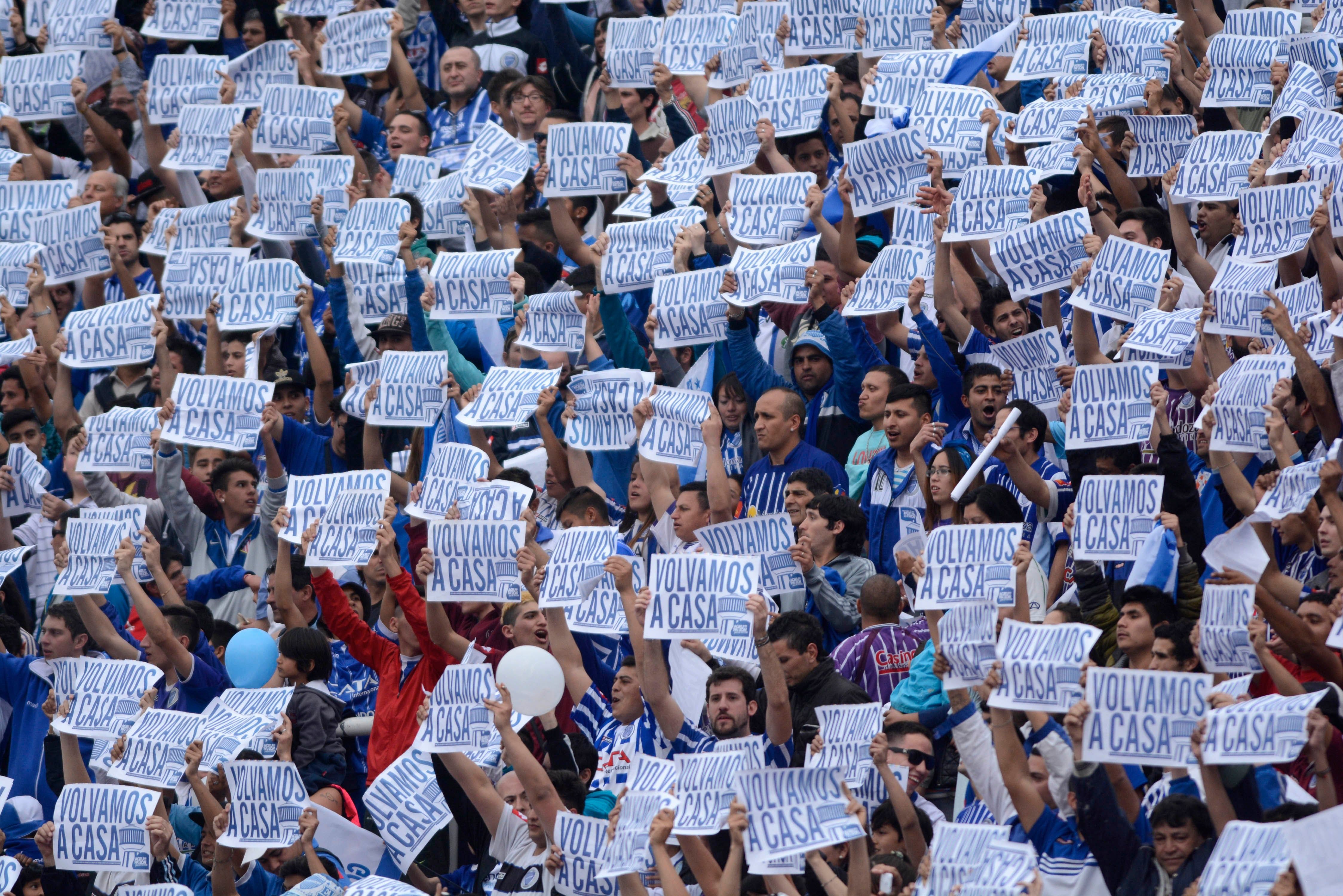 El 18 de setiembre de 2016, hinchas de Godoy Cruz pidieron volver al Feliciano Gambarte. Fue en el empate 1-1 ante Boca Juniors, en el Malvinas. / Los Andes