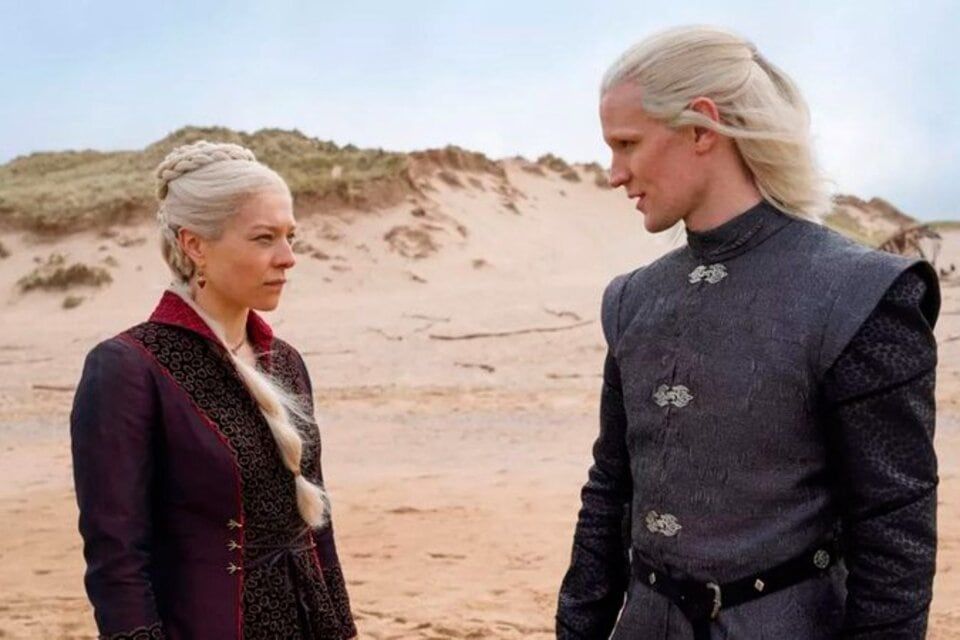 Rhaenyra adulta (Emma D'Arcy) junto a Daemon (Matt Smith) 