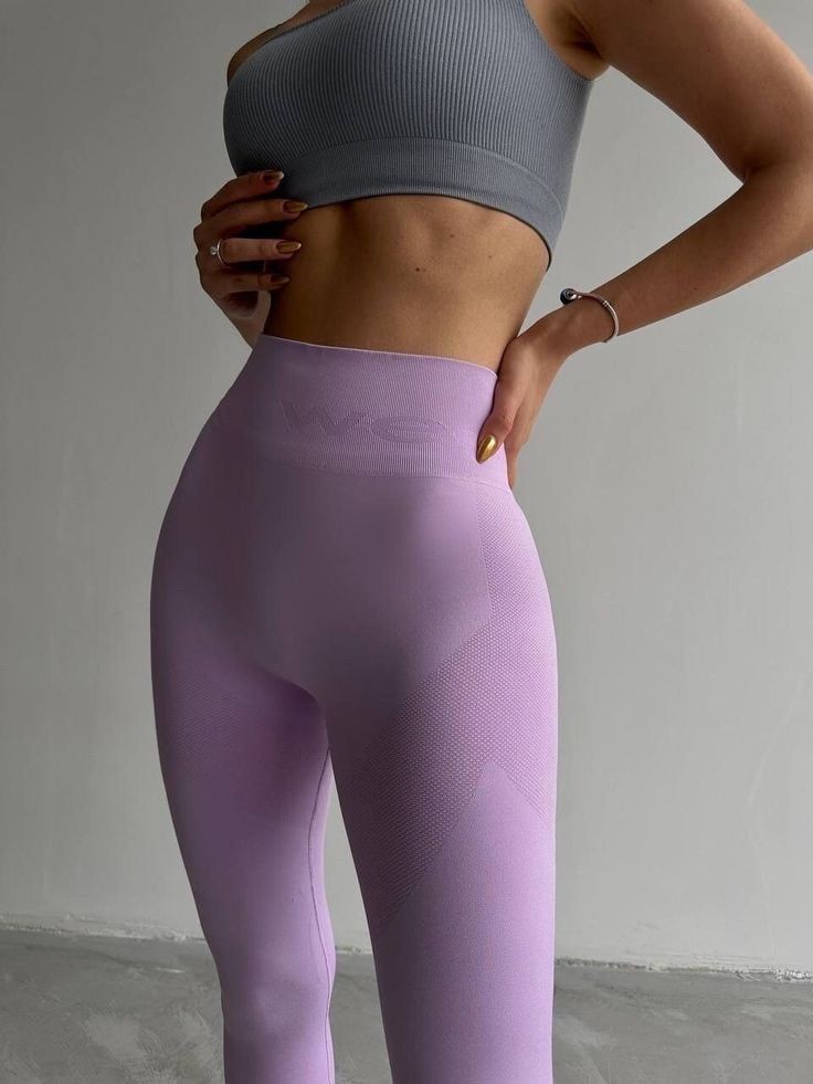 Destacada por su comodidad y calce, esta pieza se hizo muy popular en el mundo del fitness este 2024.