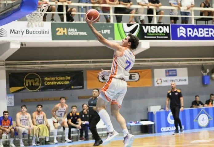 Rivadavia Básquet cayó ante Deportivo Norte de Armstrong (Santa Fe) por 96 a 94, en el cierre de su gira de tres partidos, donde cosechó una victoria. / Gentileza: Prensa Norte.