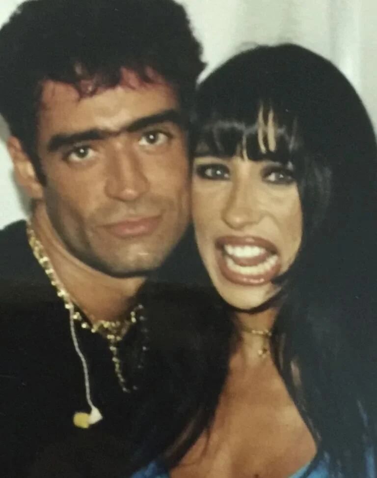 Marixa Balli mostró los regalos que Rodrigo le hizo.