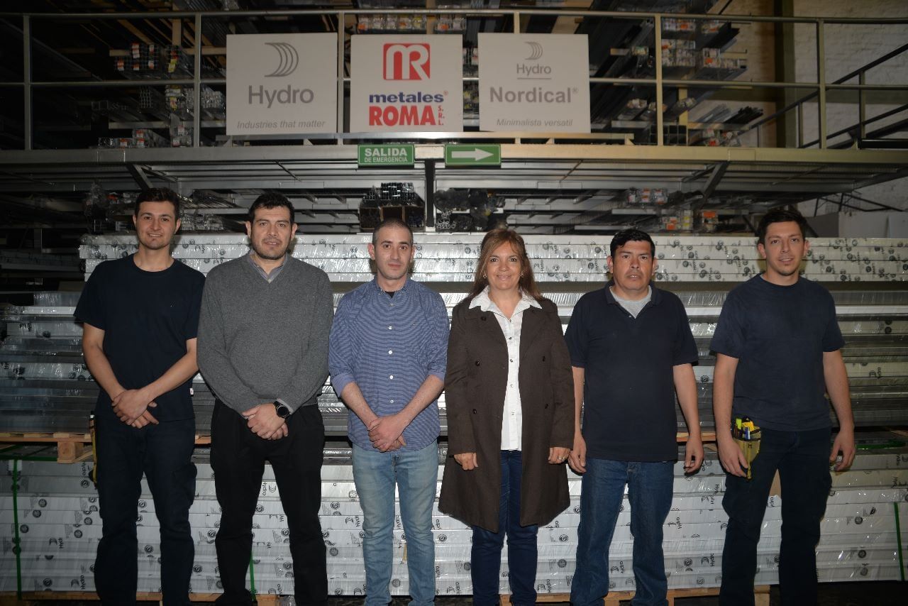 Personal de Ventas: Matías Keil, Mario Lazo, Mauricio Mattei, Estela Ibiza de Rodaro, Arnaldo Sotomayor y Emanuel Parra.