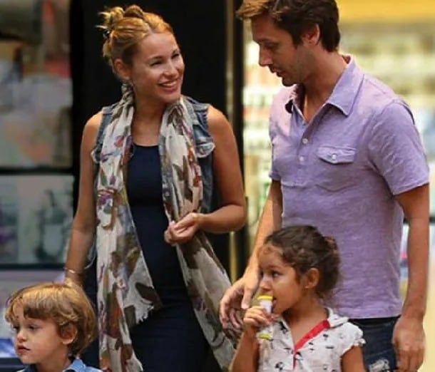 Pampita y Benjamín Vicuña, con su hija Blanca