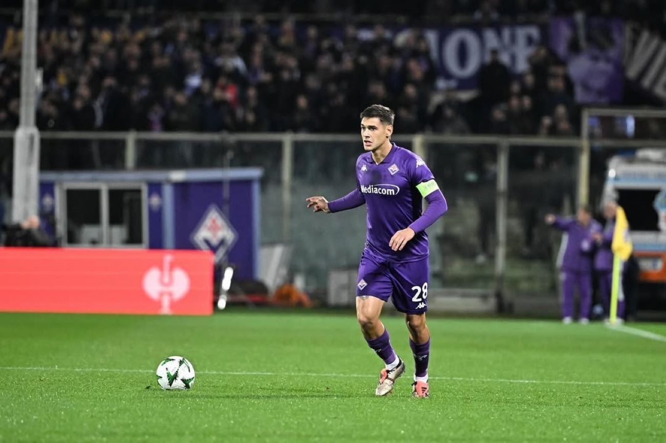 Lucas Martínez Quarta dejó Fiorentina, y retornó al país para vestir la banda roja. /Foto: web