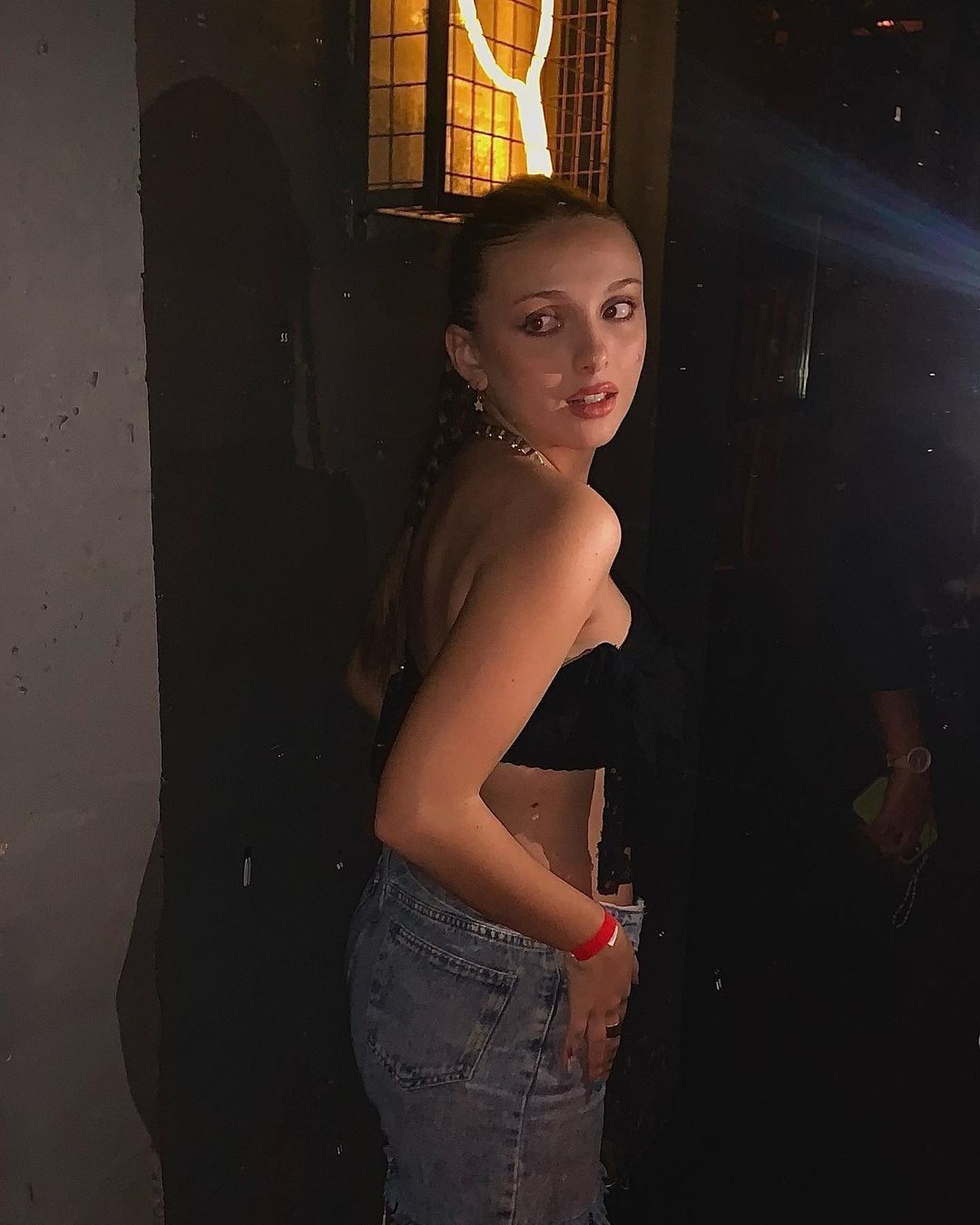 Lola, la hermana de la periodista ha heredado la belleza de Morena.