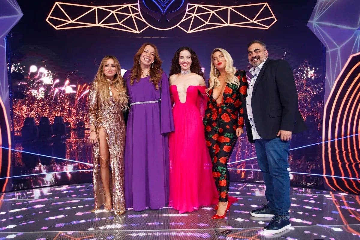 ¿Quién es la máscara?, el equipo completo