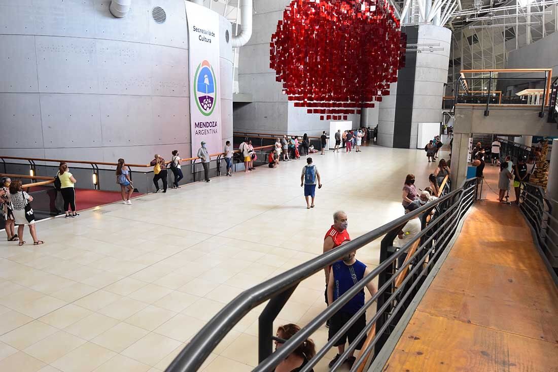 El desarrollo de síntomas al recibir placebos se denomina 'nocebo'.