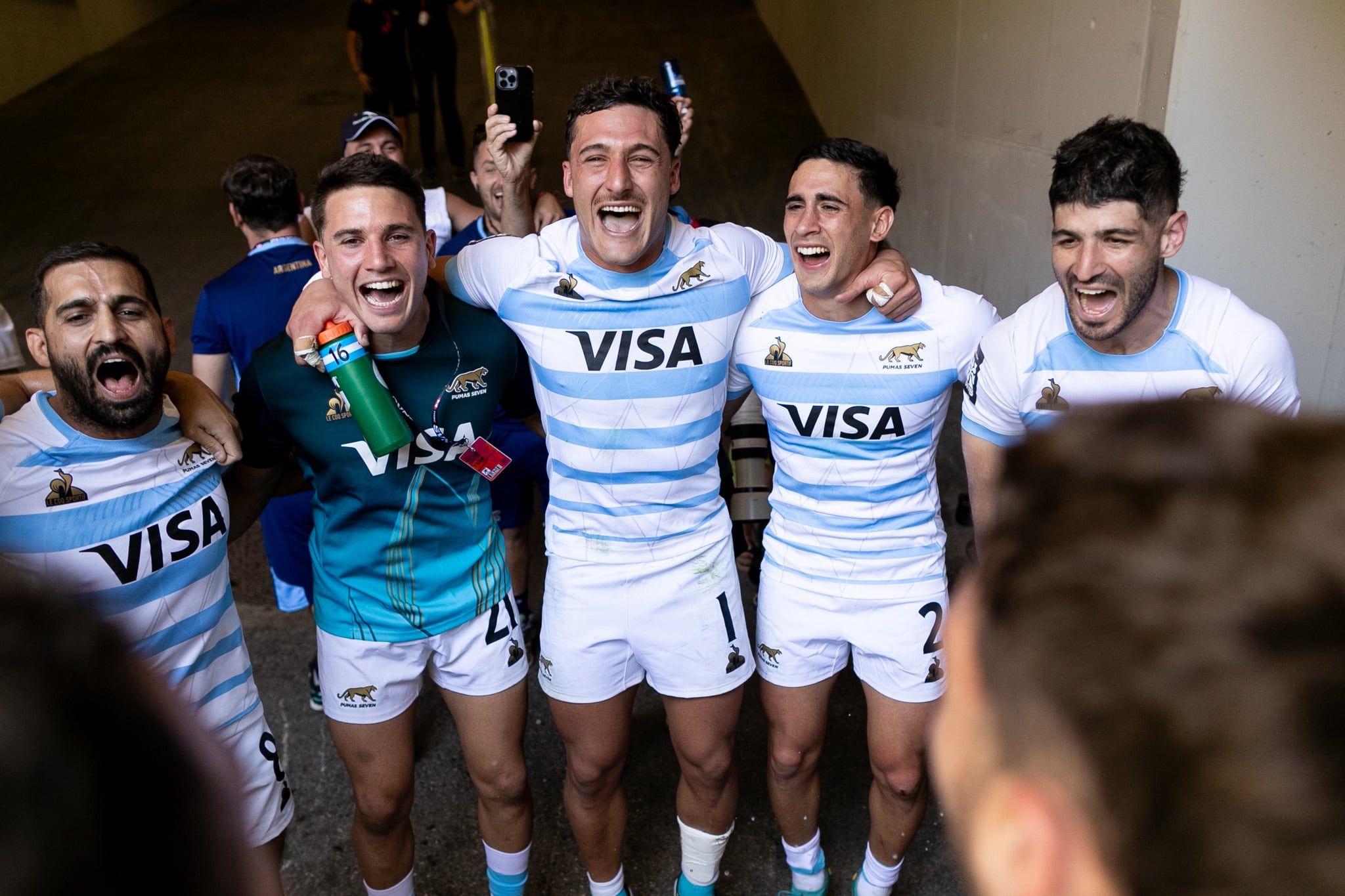 La felicidad de Los Pumas 7s por haber superado a los All Blacks y pasar a la final. Foto: @lospumas7arg.