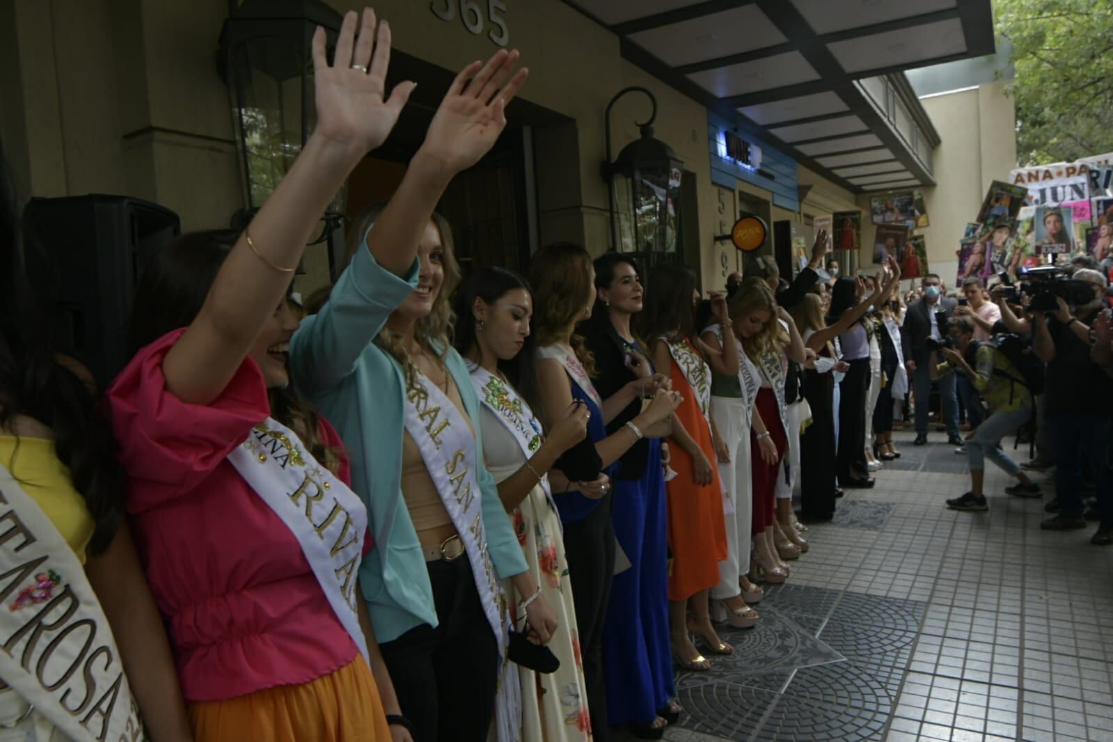 Comenzó la convivencia de las reinas. Orlando Pelichotti / Los Andes