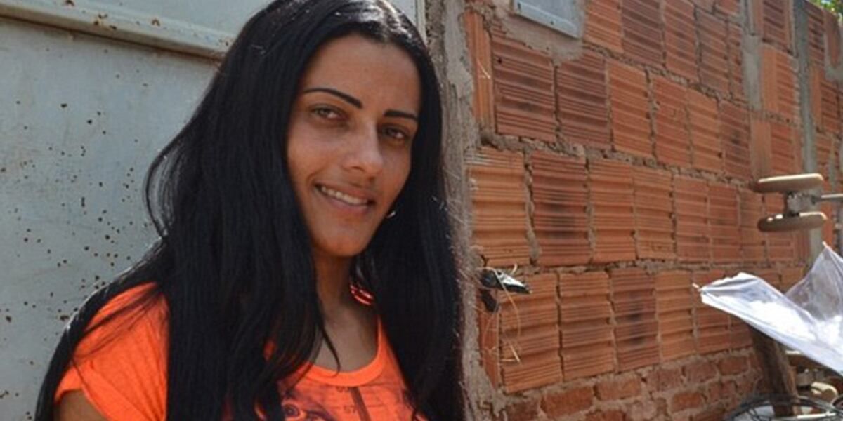 Ana dos Santos Cruz pasó de revolver en la basura a convertirse en modelo.