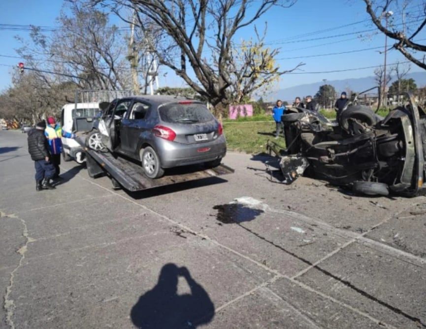 Los autos involucrados en el accidente. Foto: Contexto Tucumán