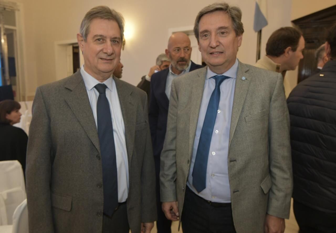 Los hermanos Omar y Emir Félix defienden con uñas y dientes el financiamiento del gaseoducto en el sur. Foto: Los Andes.