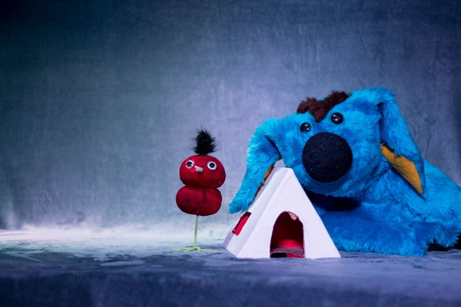 Un pajarito sin polenta, la obra de títeres para los más chiquitos.