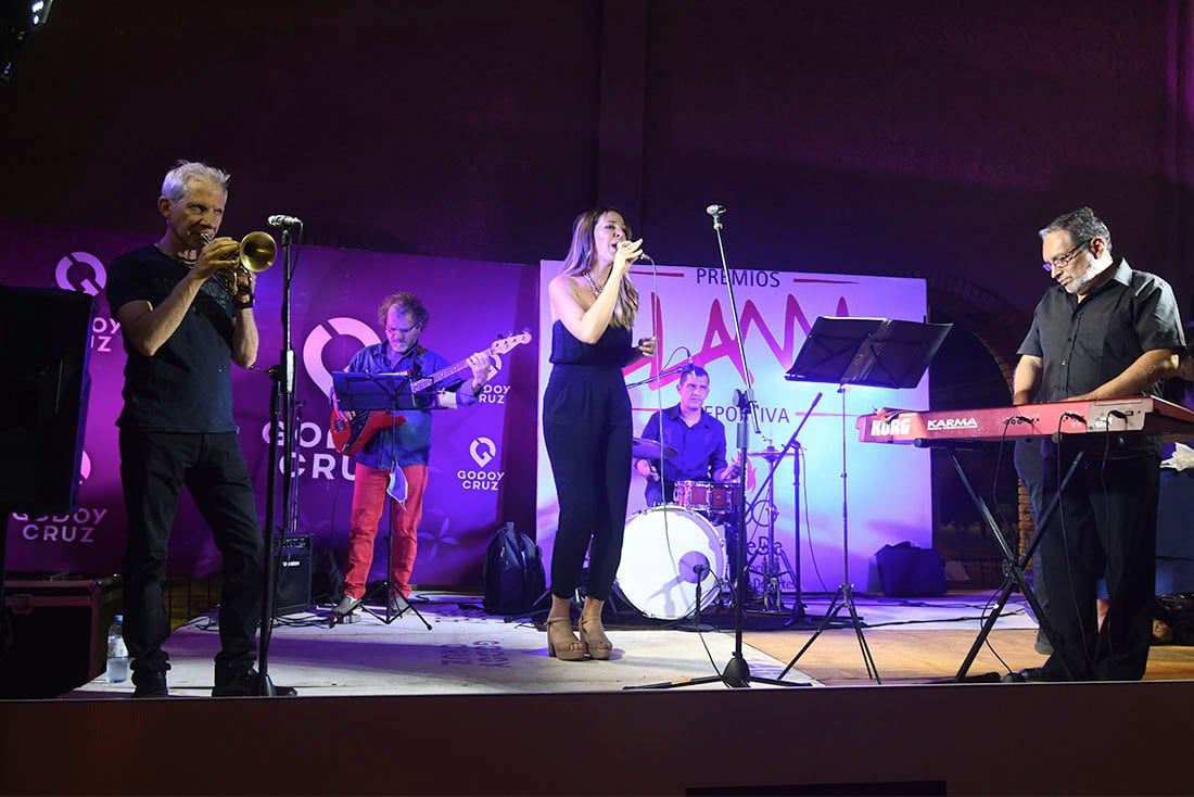 En el Parque Mertropolitano de Godoy Cruz se entregaron los premios LLama deportiva a destacados deportistas de Mendoza.Foto José Gutierrez