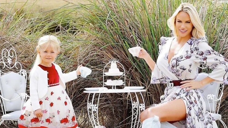 Matilda y su mamá, Luciana Salazar