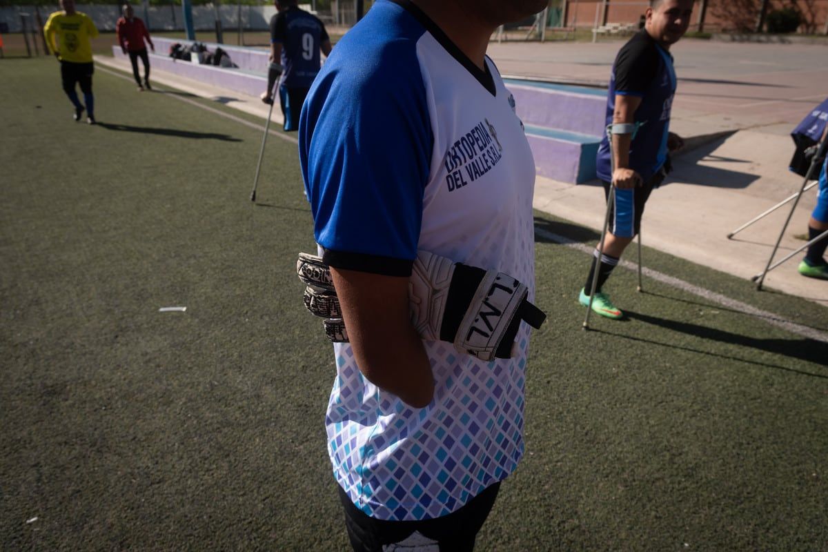 Liga Nacional de Fútbol de Amputados.  En el polideportivo del Barrio de la Gloria se disputó la tercera fecha entre Los Cóndores de Mendoza y Los Leones de Tucuman.  