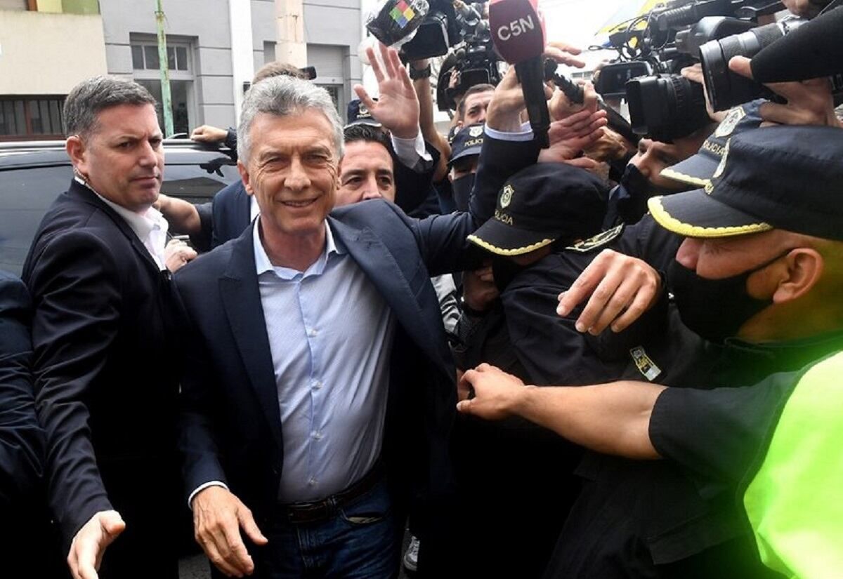 Macri en el juzgado de Dolores - Télam