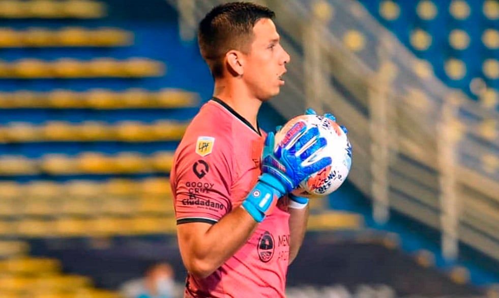 Juan Espínola, otro ex Tomba que forma parte de la Selección de Paraguay. / Club Godoy Cruz