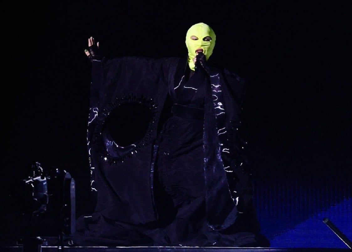 Madonna ensaya enmascarada en el escenario de Río de Janeiro (Gentileza)