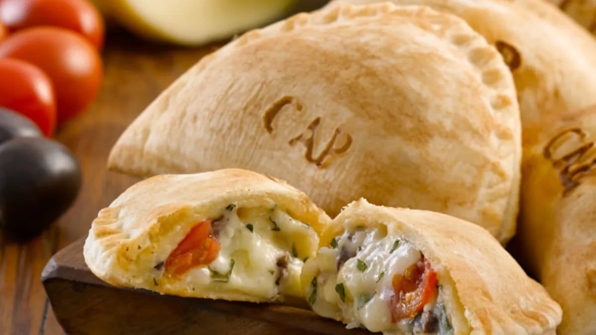 Empanadas caprese: cómo hacerlas, paso a paso
