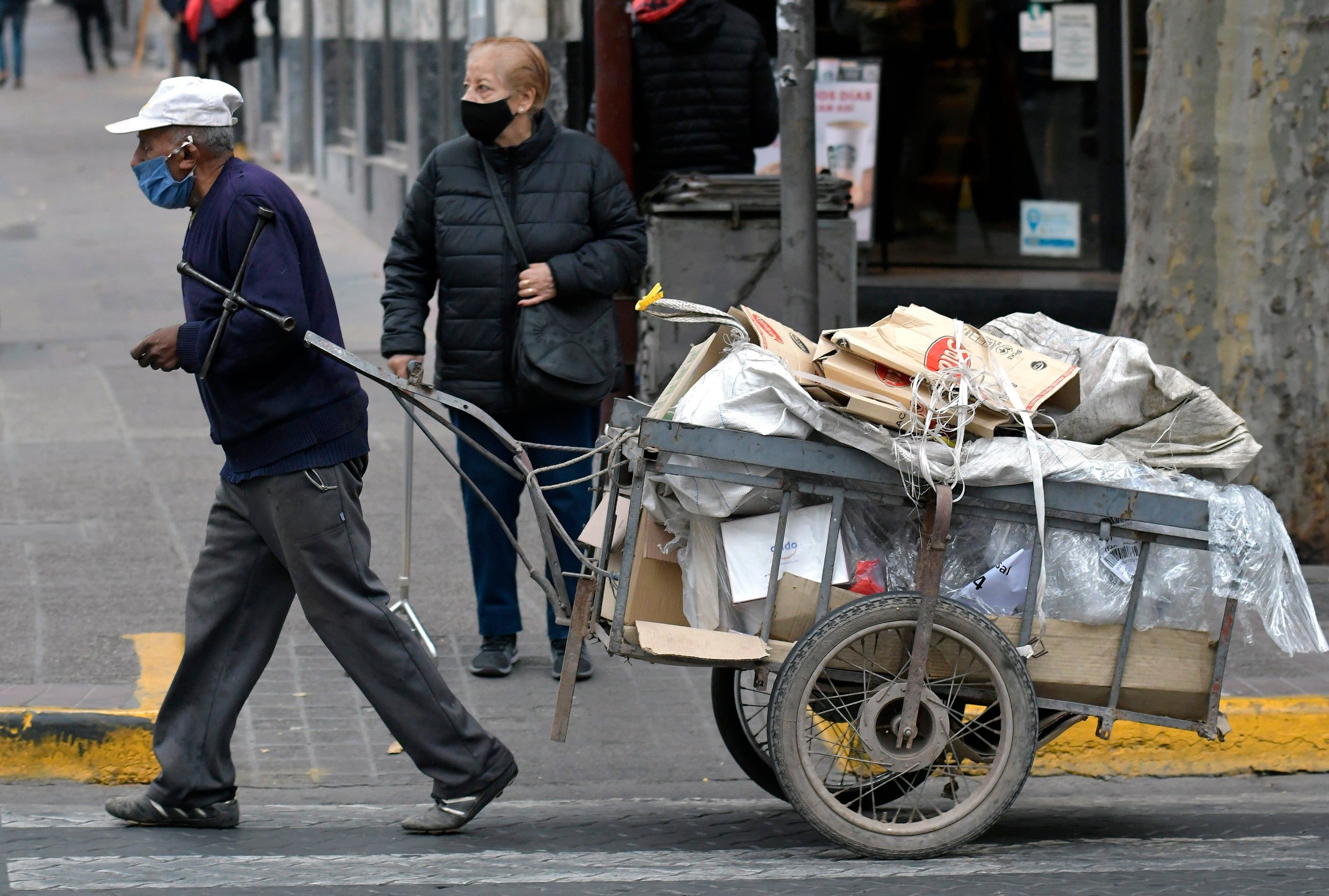 La pobreza afecta a más de 17 millones de personas, según informe de la UCA. Foto: Orlando Pelichotti / Los Andes