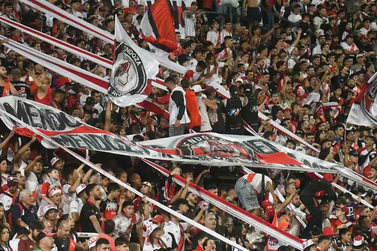 Fútbol Profesional desafío de Campeones, Independiente Rivadavia vs. River Plate en el estadio Malvinas Argentinas.
Foto: José Gutierrez / Los Andes