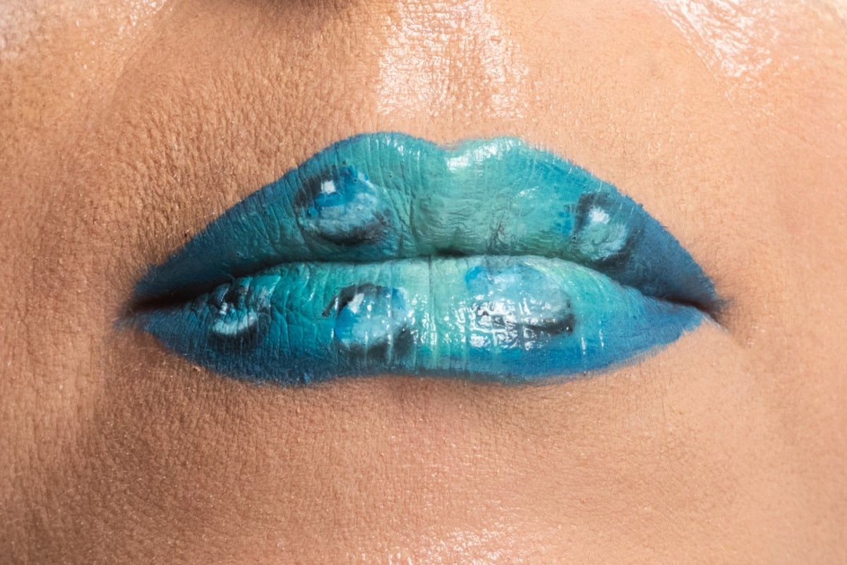 En 2019 Laura Mendoza inició su participación en un concurso nacional que busca elegir al mejor maquillador o maquilladora del país.

