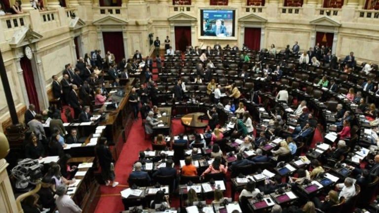 Cuál es la diferencia entre aprobar en general y particular un proyecto.