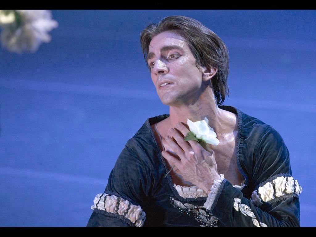 Con una destreza inigualable, el bailarín clásico se posiciona entre los más destacados del país.