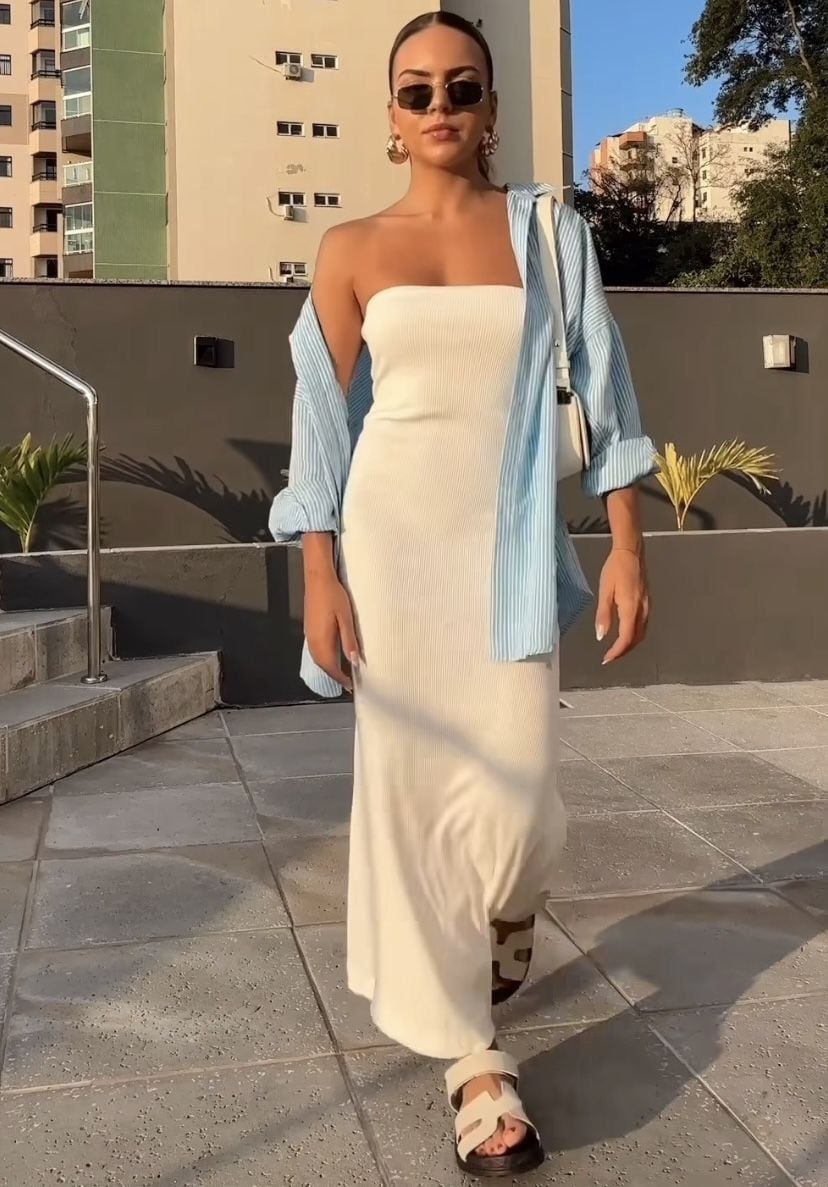 Se puede usar con zapatillas, sandalias, tacos, campera de cuero, blazer, camisa y un montón de opciones más.