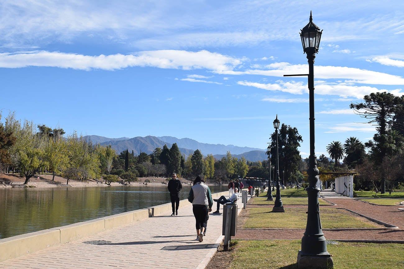 Parque General San Martín. Diseño de Carlos Thays padre de los bosques de Palermo en Buenos Aires y el Parque Sarmiento cordobés. (Autoría Cruz Mercado Luna)
