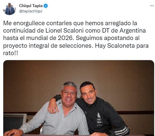 A través de su cuenta de twitter, Chiqui Tapia informó la continuidad de Lionel Scaloni al frente del Seleccionado argentino. / Gentileza.