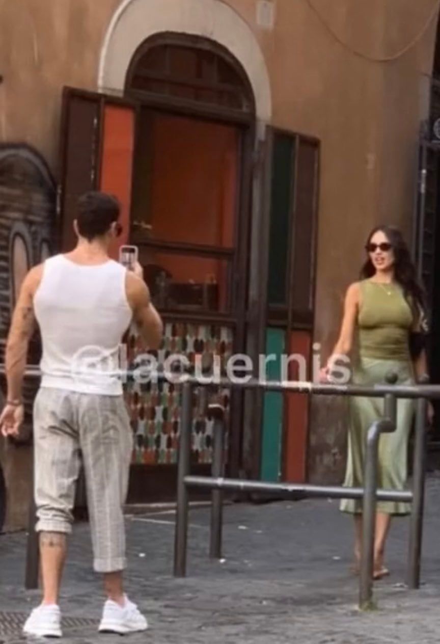 Mario Casas y Eiza González en Roma