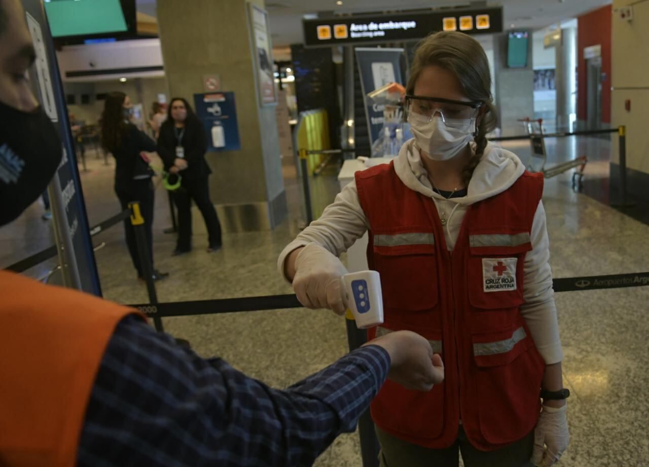 Controles en el aeropuerto de Mendoza -