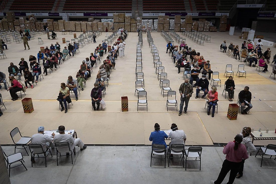 Vacunación masiva contra el Covid-19 en Mendoza -