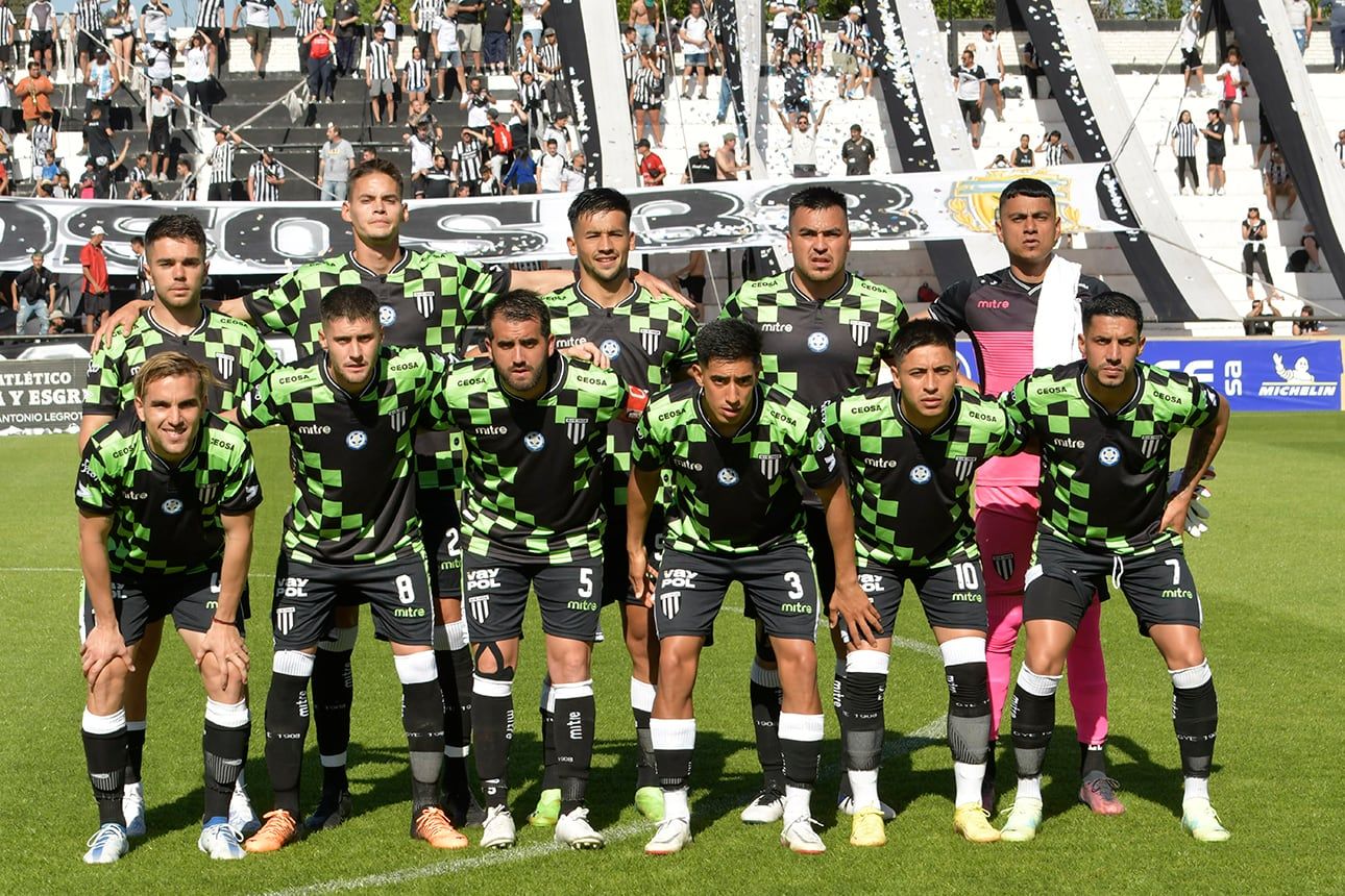 Gimnasia le ganó con angustia a Almagro y todavía sueña con la clasificación al Reducido El Lobo venció al Tricolor 4-3 y así se quedó con tres puntos vitales para seguir peleando por un lugar entre los ocho mejores de la Zona A de la Primera Nacional. Foto: Orlando Pelichotti