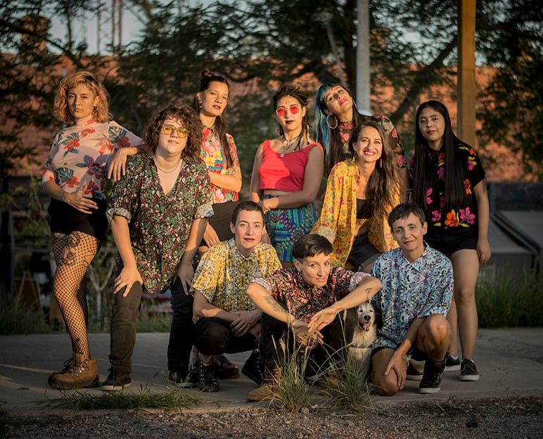 Las sobrinas de la tía, banda compuesta por diez mujeres.