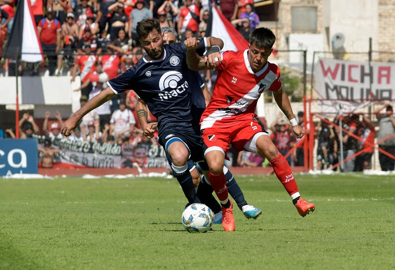Independiente Rivadavia le ganó al Deportivo Maipú y jugará la final por el primer ascenso. El Cruzado, al reducido.  Foto. Orlando Pelichotti