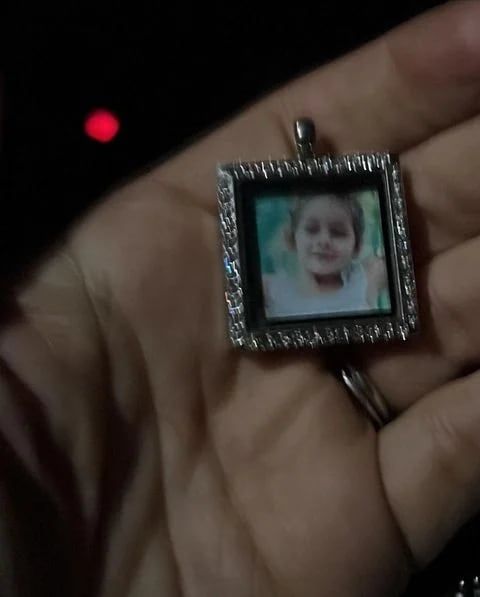 La modelo hizo la peregrinación a Luján acompañada por Roberto García Moritán, sus hijos y amigos.