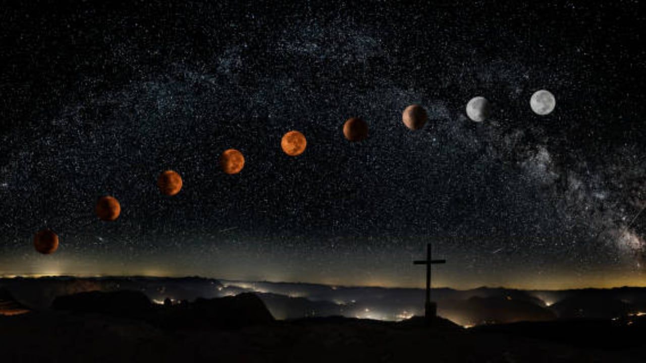 Time-lapse de un eclipse lunar - foto IStok