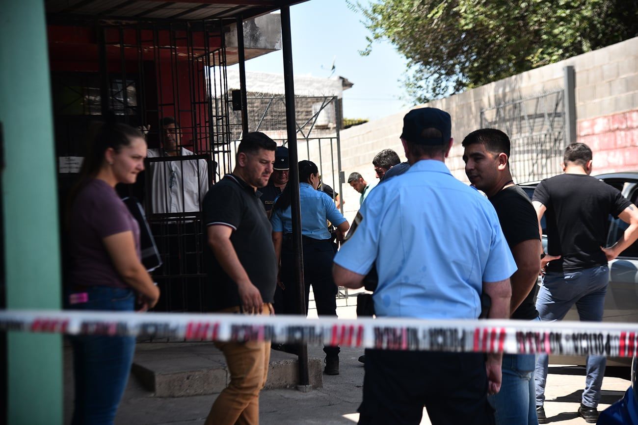 Comerciante respondió con su propia arma de fuego un asalto avenida Donato Álvarez al 7.700, Córdoba, matando a dos ladrones. (Pedro Castillo / La Voz)